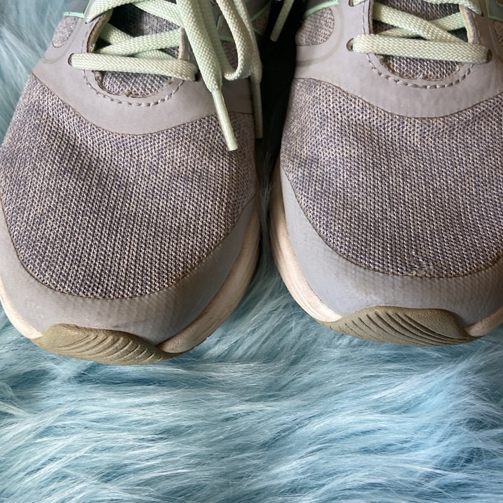 NEW BALANCE 711 SNEAKERS Size 8 Womans - Picture 2 of 10